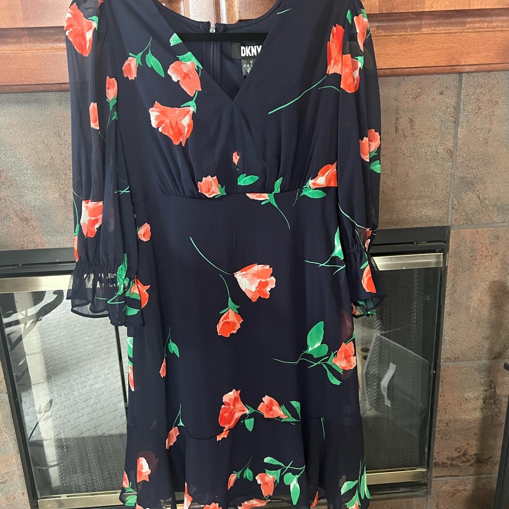 DKNY Floral, v-neck dress